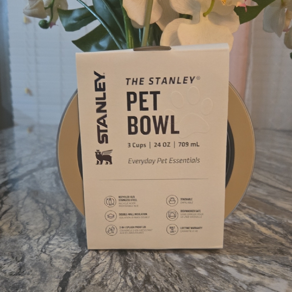 Stanley Tan and Black Pet Bowl - 24 oz
